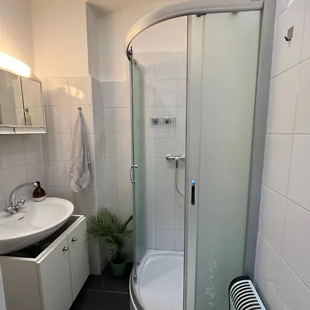 Studio-apartment In Zentraler Lage Apartment