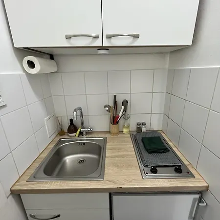 Studio-apartment In Zentraler Lage *