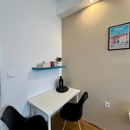 Appartement Studio-apartment In Zentraler Lage *
